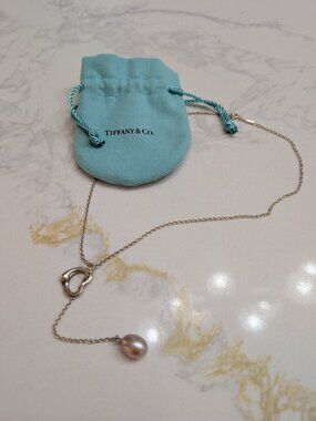 Tiffany and co. Elsa Peretti Open Heart Lariat Necklace in Silver with a Pearl